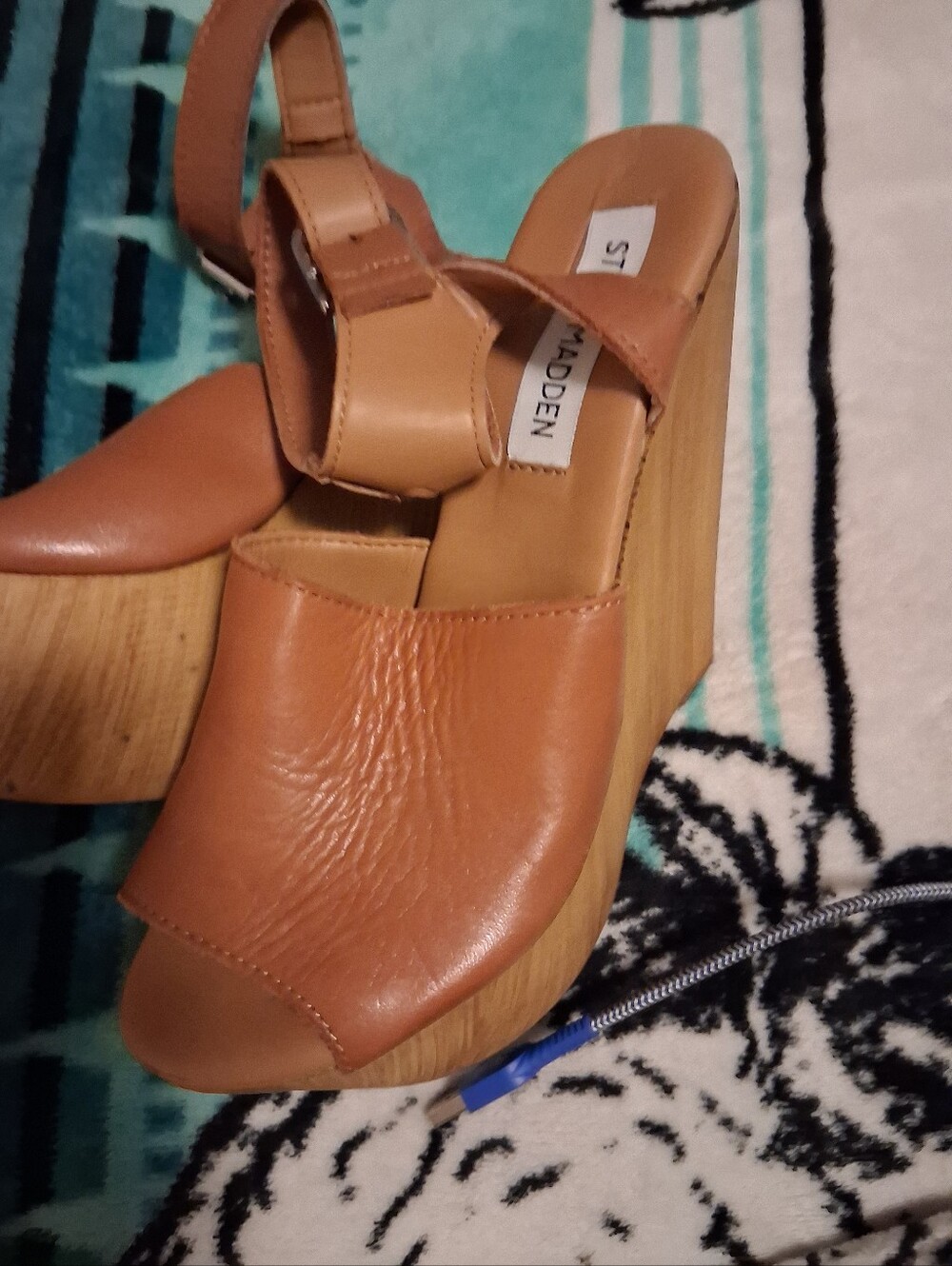 Steve Madden Women’s Tan Leather Wedge Sandals Womens Size 6.5 - Picture 4 of 5